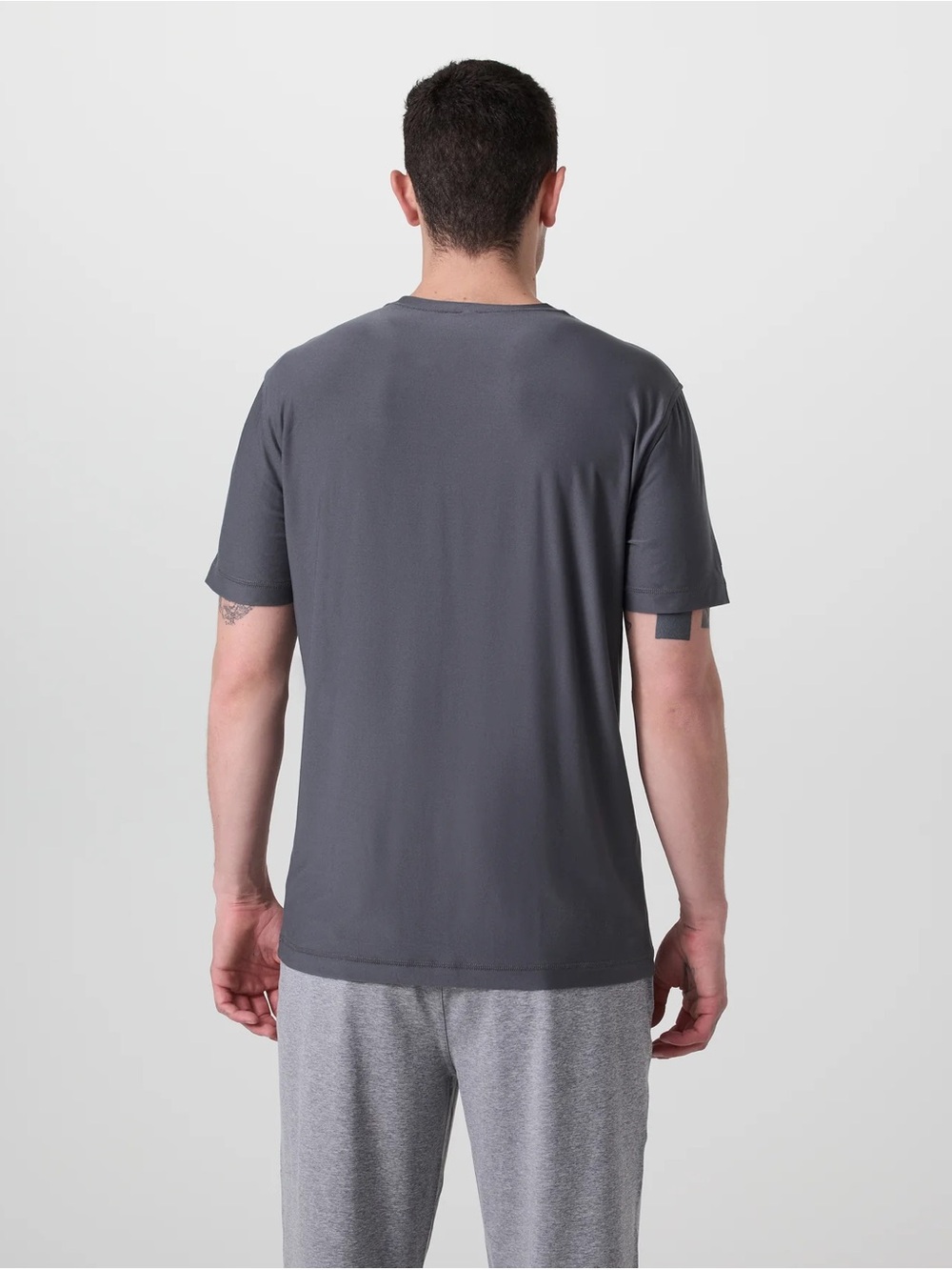 Vuori 3-Pack Mens Strato Tech Short Sleeve Crew Neck Tee Size Large Grey, Blue, - Picture 4 of 16
